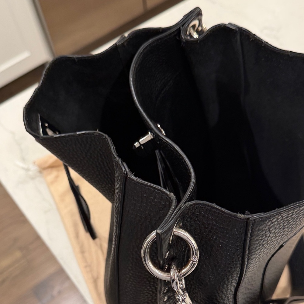 Elegant Rebecca Minkoff Black Leather Shoulder Bag - Picture 4 of 9